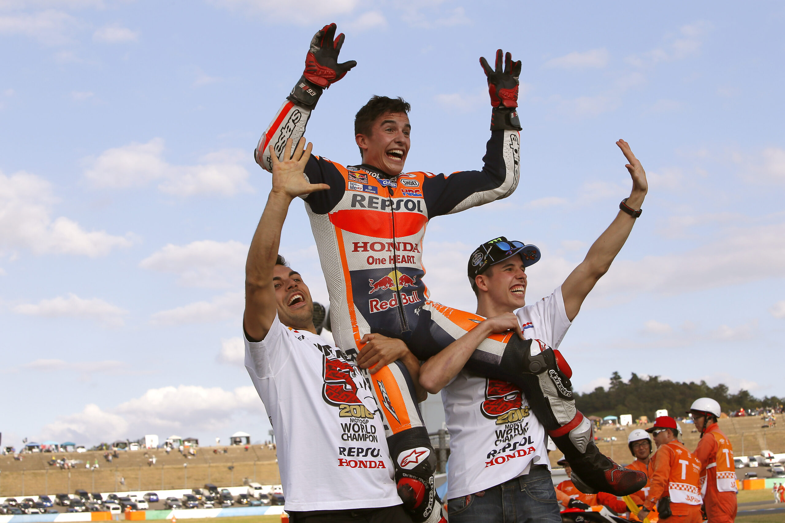 marc a hombros tras ganar