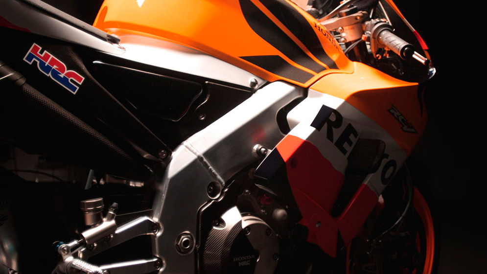 Detalle lateral de una Honda RC211V