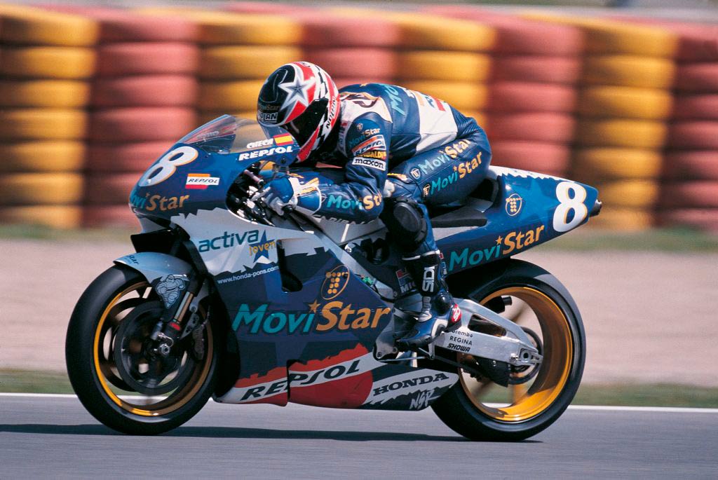 00_carlos_checa_repsol_motogp