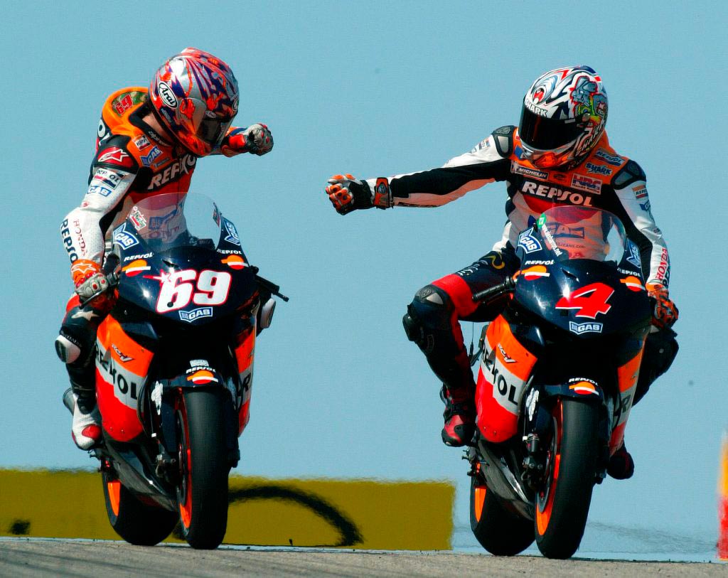 Nicky Hayden y álex Barros, pilotos Repsol Honda de 2005