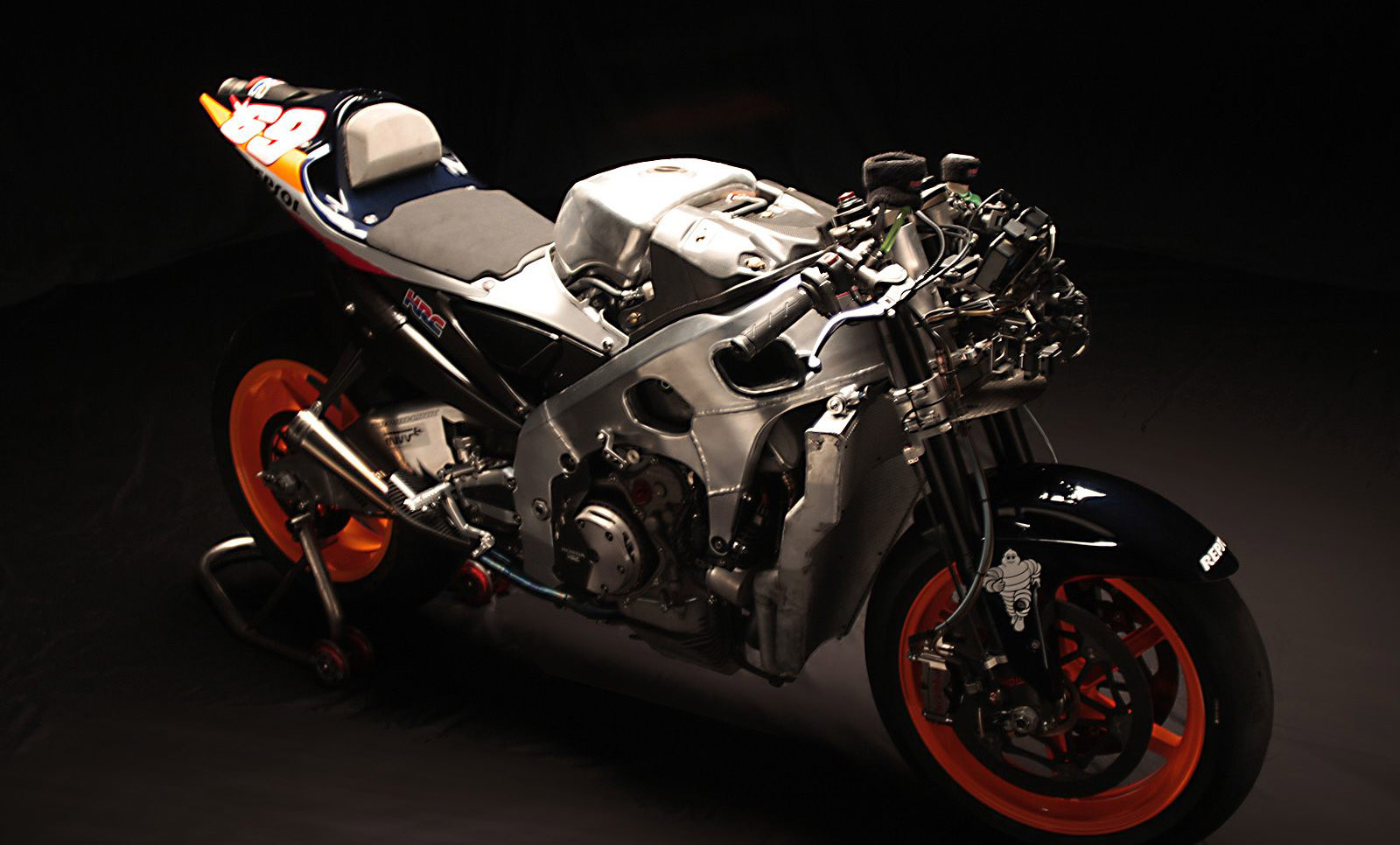 Honda RC213V sin carenado