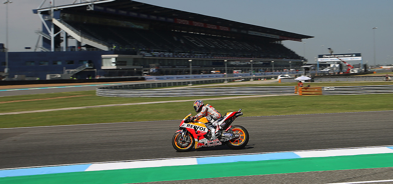 Dani Pedrosa rodando en circuito muy caluroso