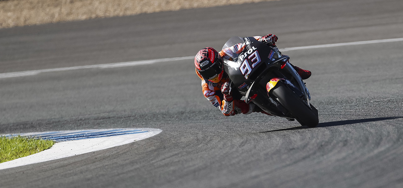 Marc Márquez tumbando la moto durante los últimos test del año en Jerez