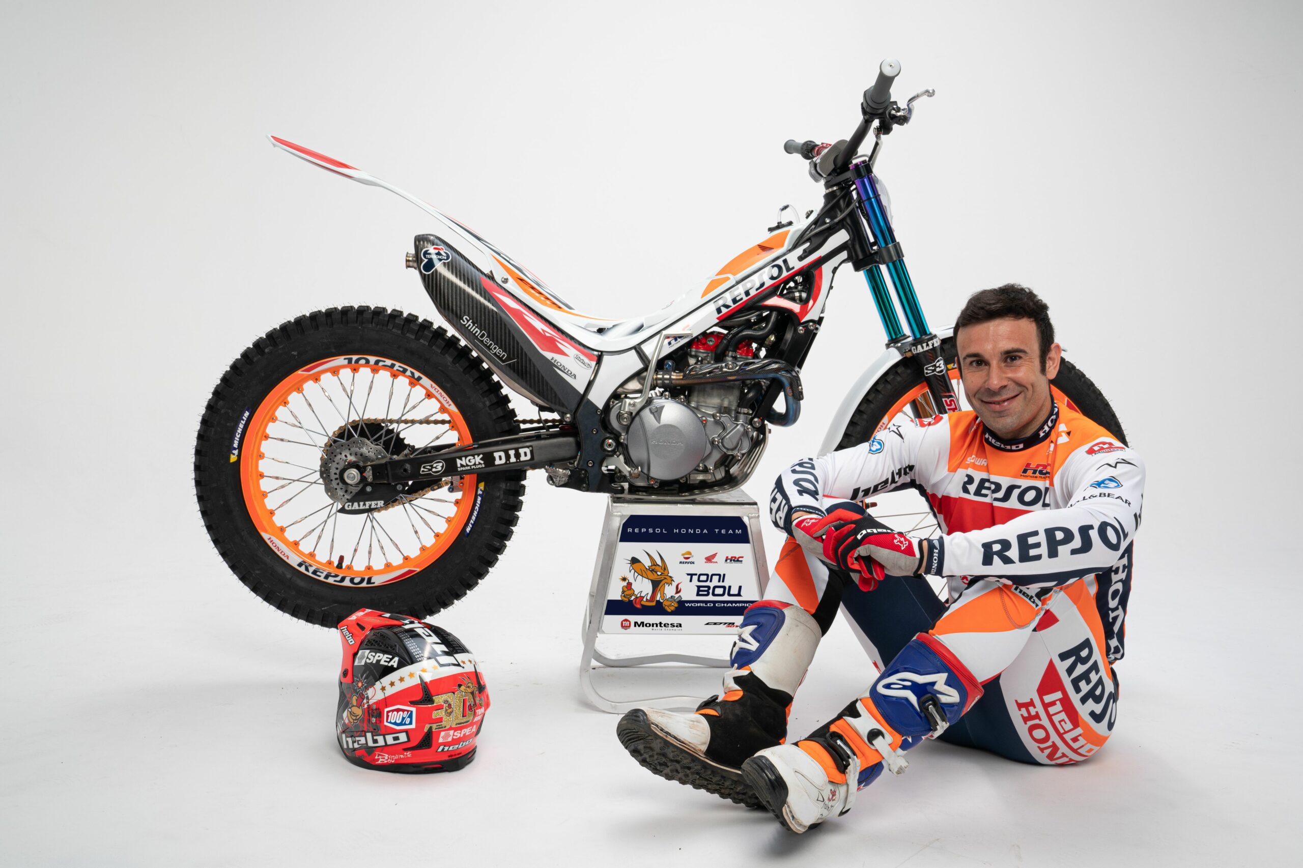 RHT22_ToniBou_02771_ps