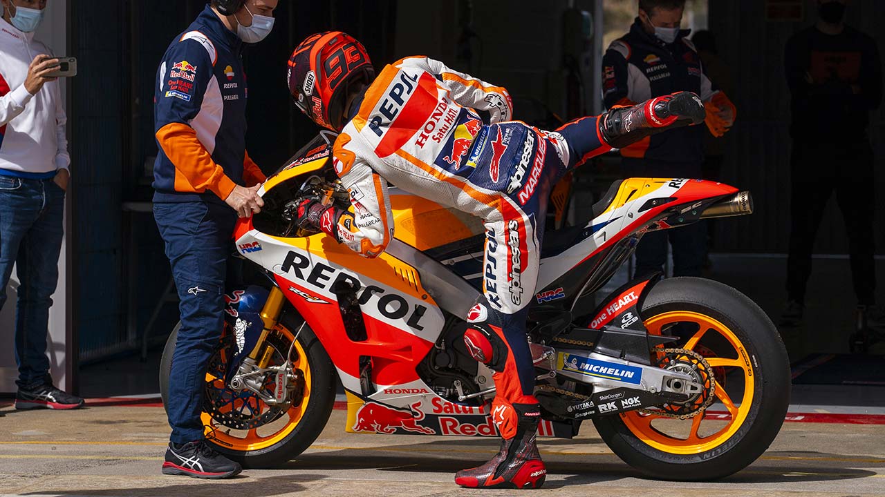 Marc Márquez probando una Honda RC213V-S en el circuito de Cataluña