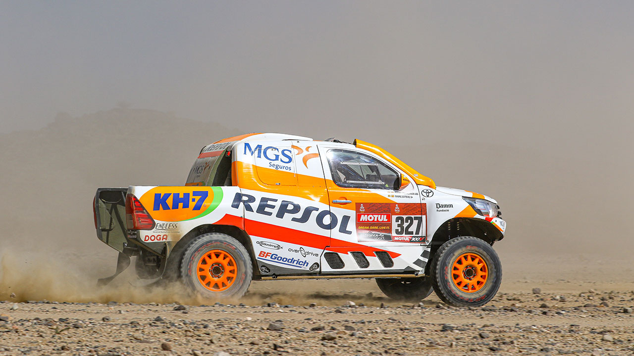 Isidre Esteve pilotando en el Dakar 2021 día 1