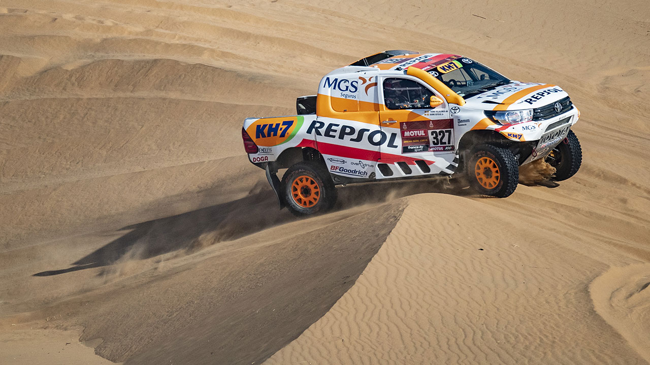 Isidre Esteve sorteando una duna en el Dakar 2021 día 2