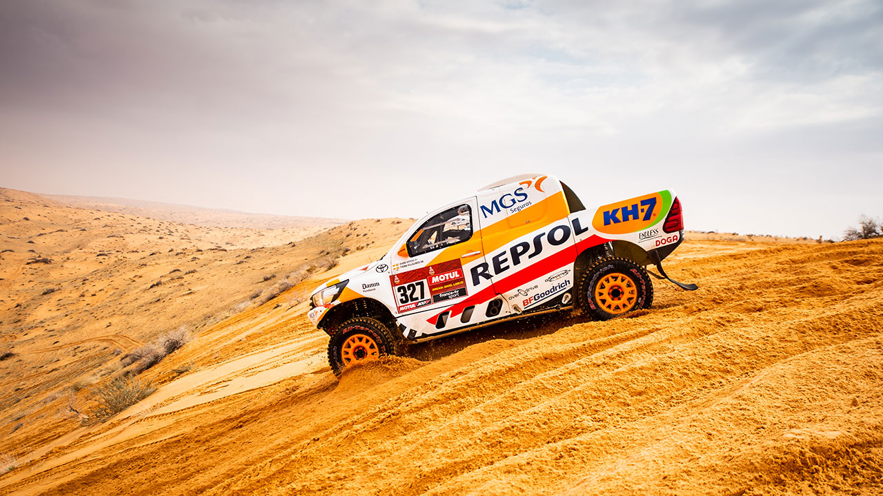 Isidre Esteve sobre arena en el Dakar 2021 día 7