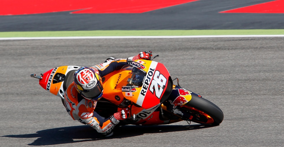 Dani Pedrosa tomando una curva en Mugello