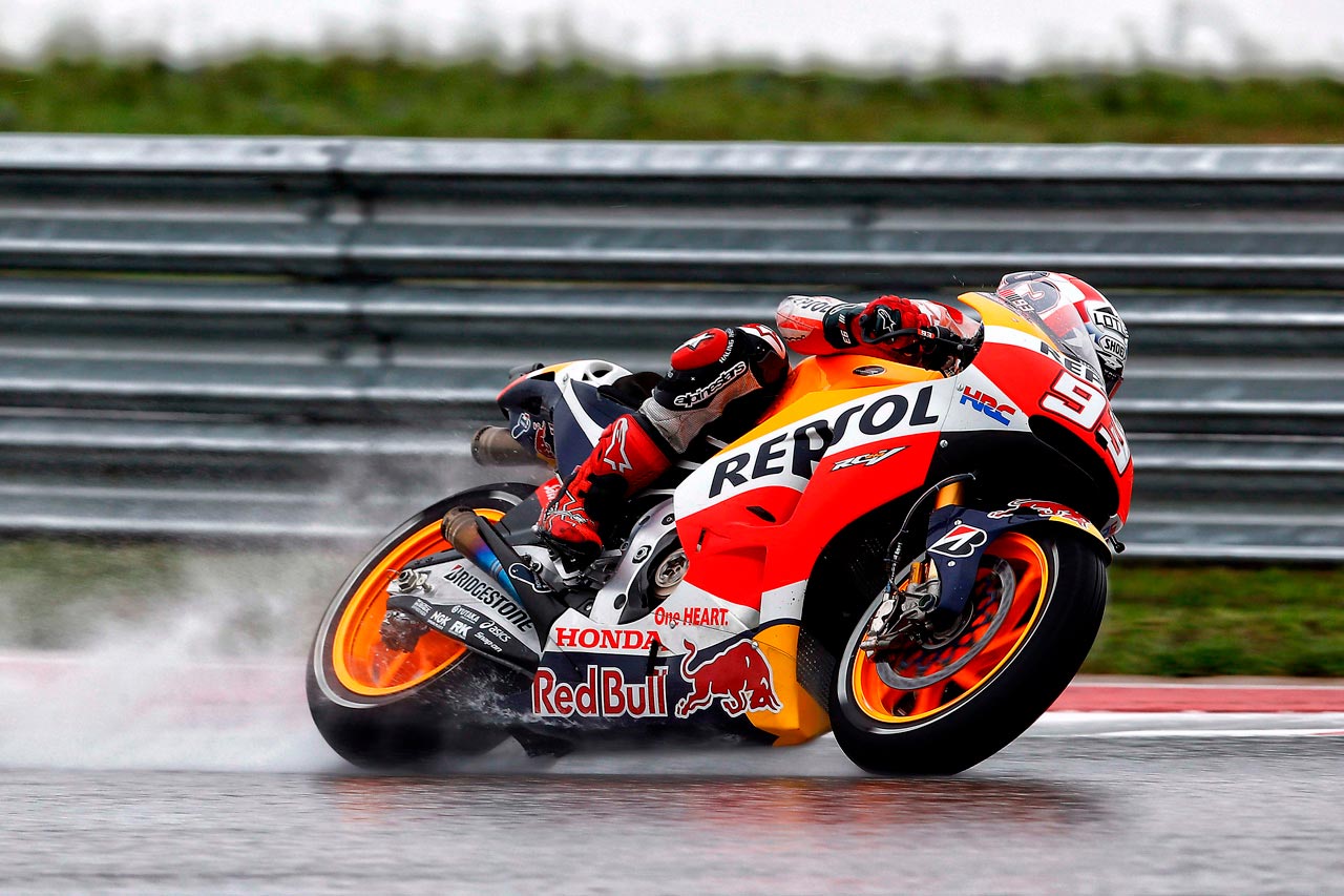 Marc Márquez riding in the rain
