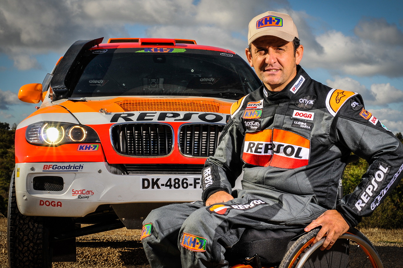 Isidre Esteve con el Sodicar Bv6 del Repsol Rally Team