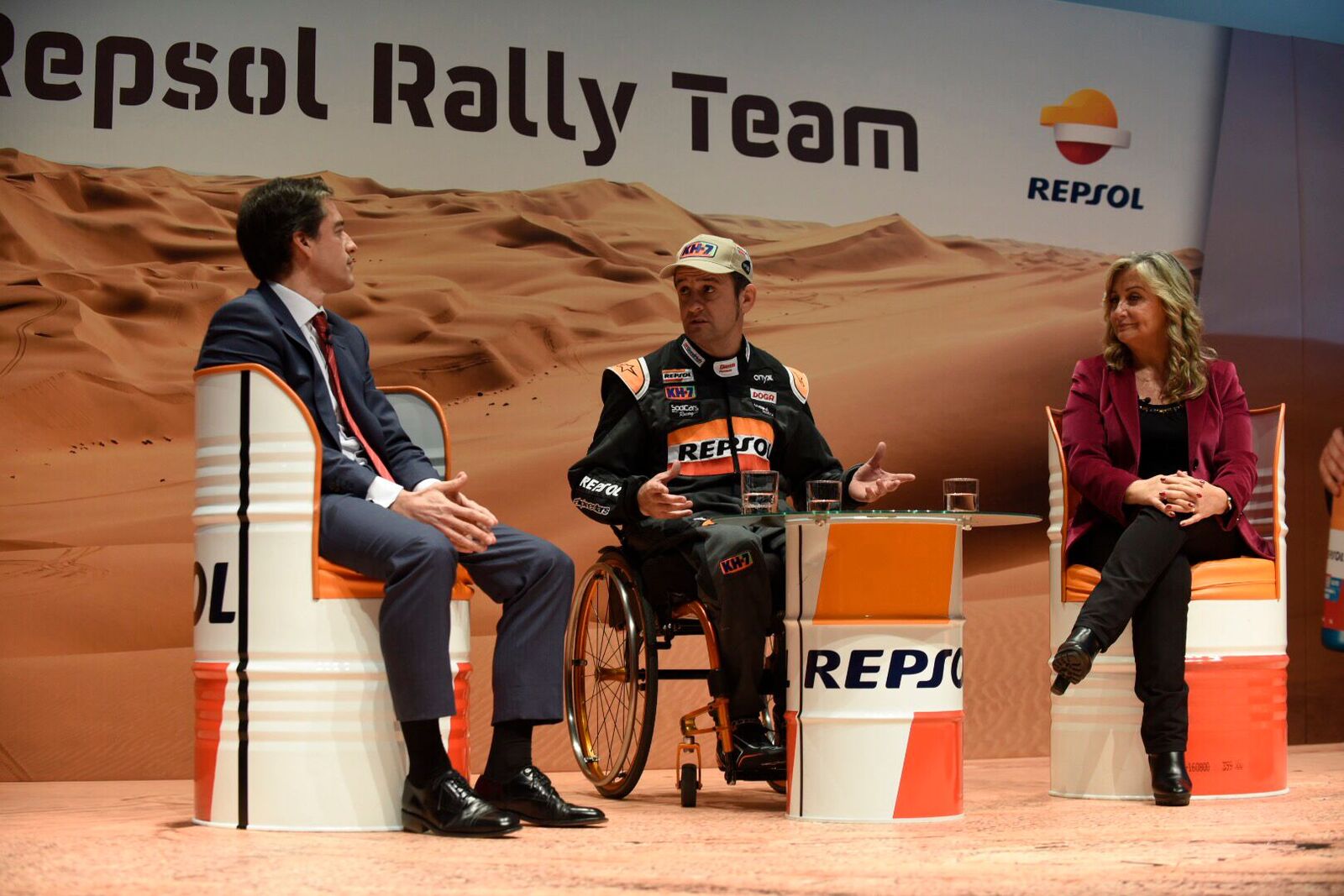 Isidre esteve con representantes repsol
