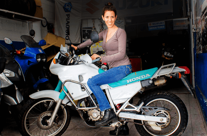 Guadalupe Araoz y su nueva Honda.