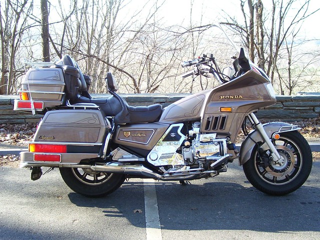 84 GoldWing