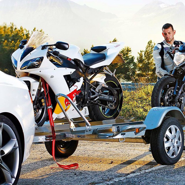 Alquila un remolque de motos por solo 35€ al dia!!! www.remolquesforcar.com #remolques #forcar #alquilerremolque #motocross #enduro #trial