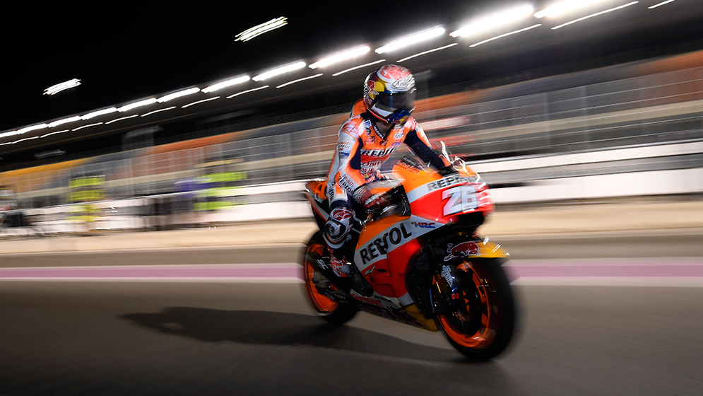 Dani Pedrosa rodando en Catar bajo las luces a toda velocidad