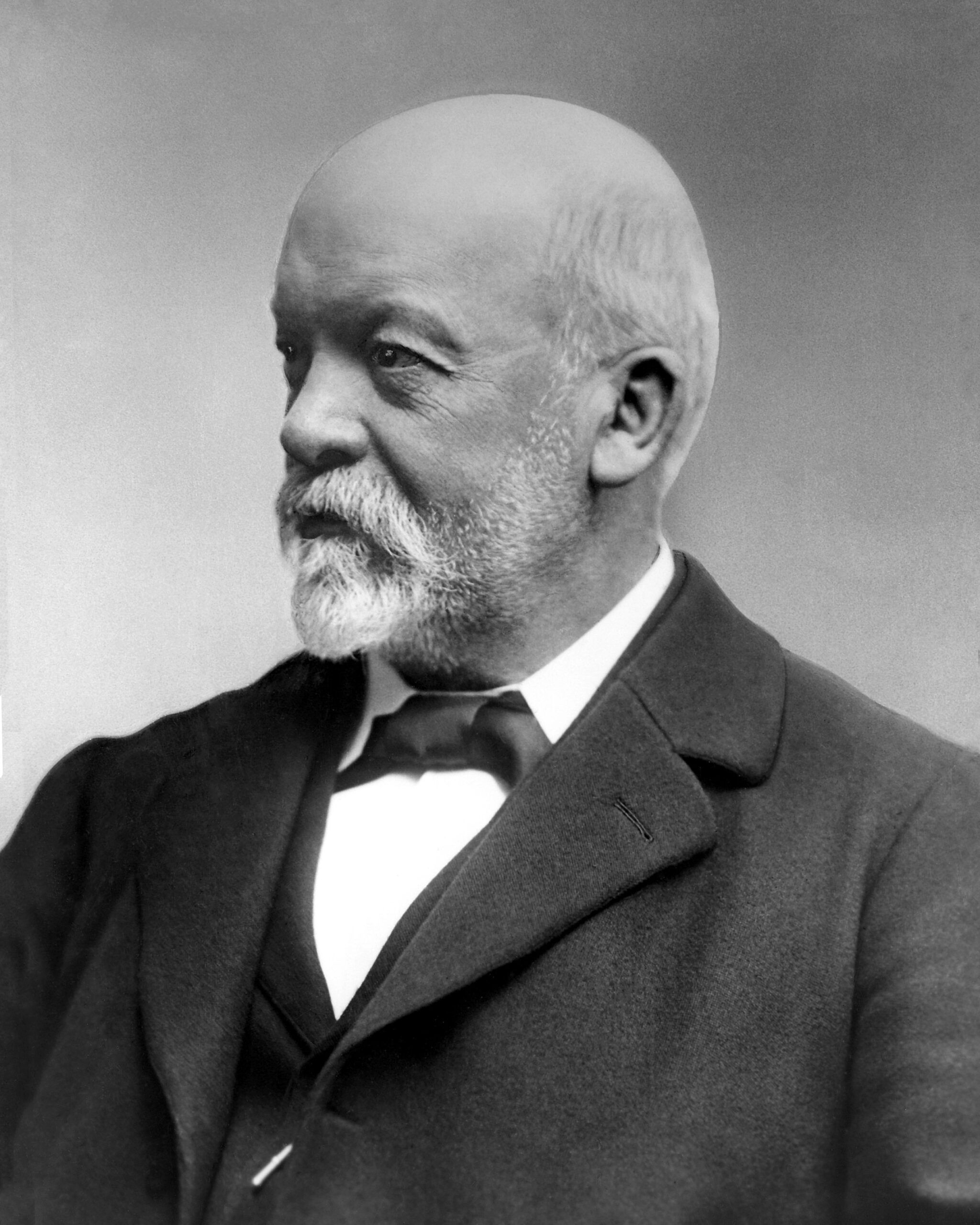 Gottlieb Daimler 1890s2.jpg