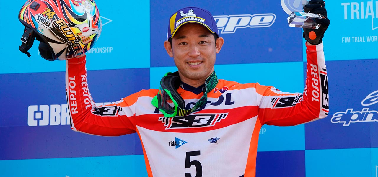 Takahisa Fujinami en el podio