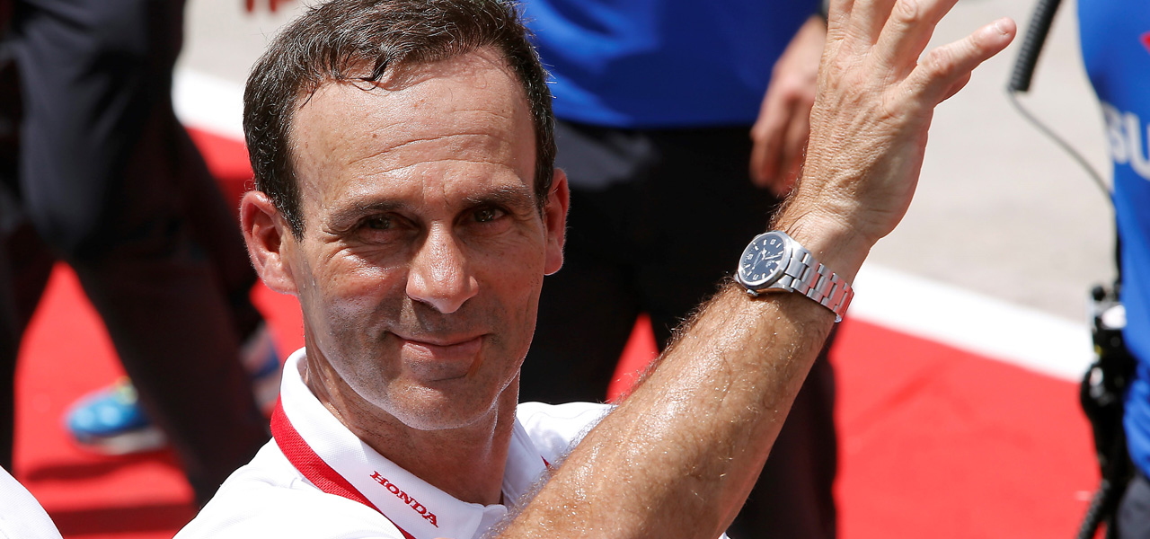 Alberto Puig sonríe a cámara