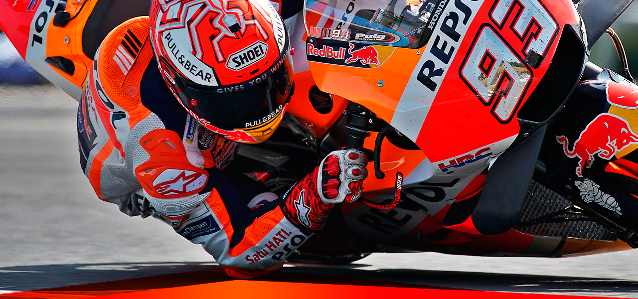 Marc_marquez_tocando_con_el_codo_en_el_asfalto