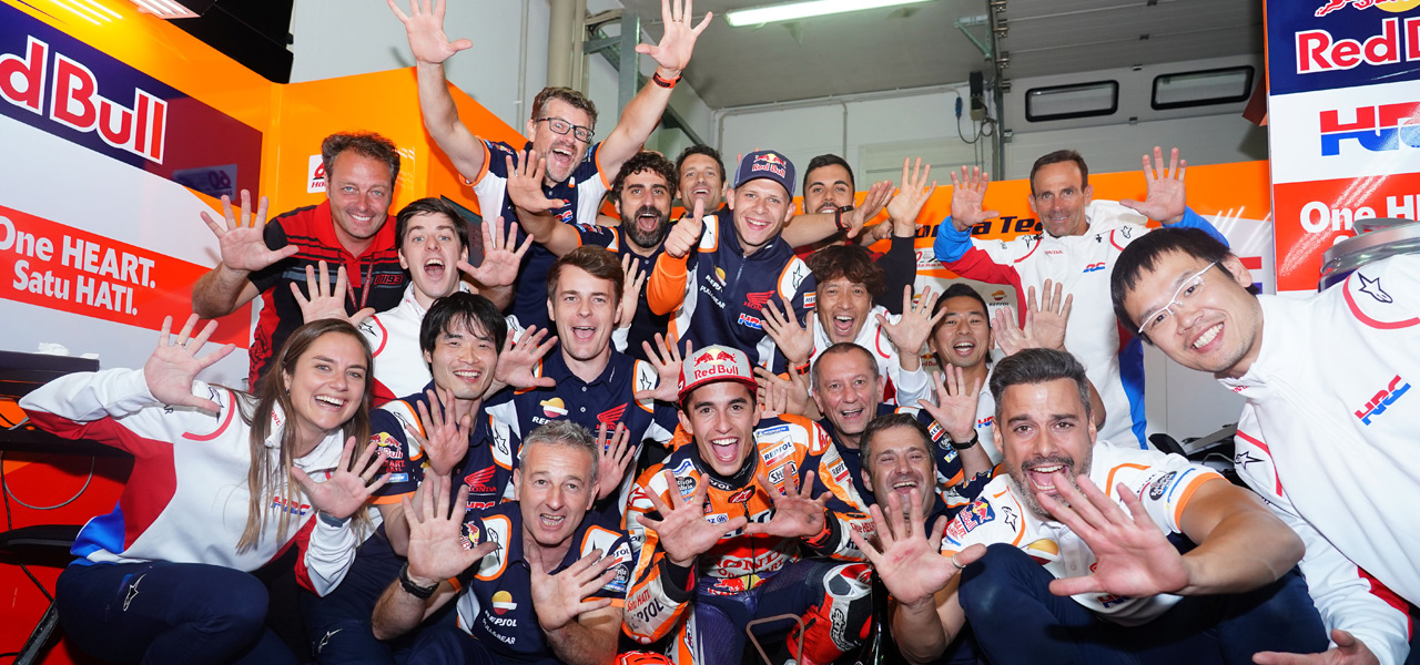 Equipo Repsol Honda celebrando