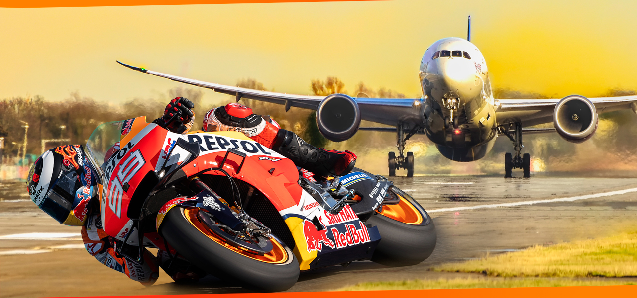 jorge_lorezo_pilotanto_rc213v_y_avion_despegando