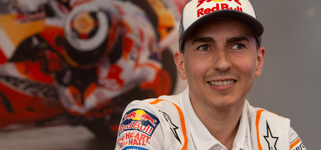 Jorge Lorenzo con polo de HRC