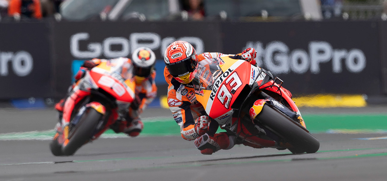 Marc Márquez y Jorge Lorenzo pilotan las hondas en 2019