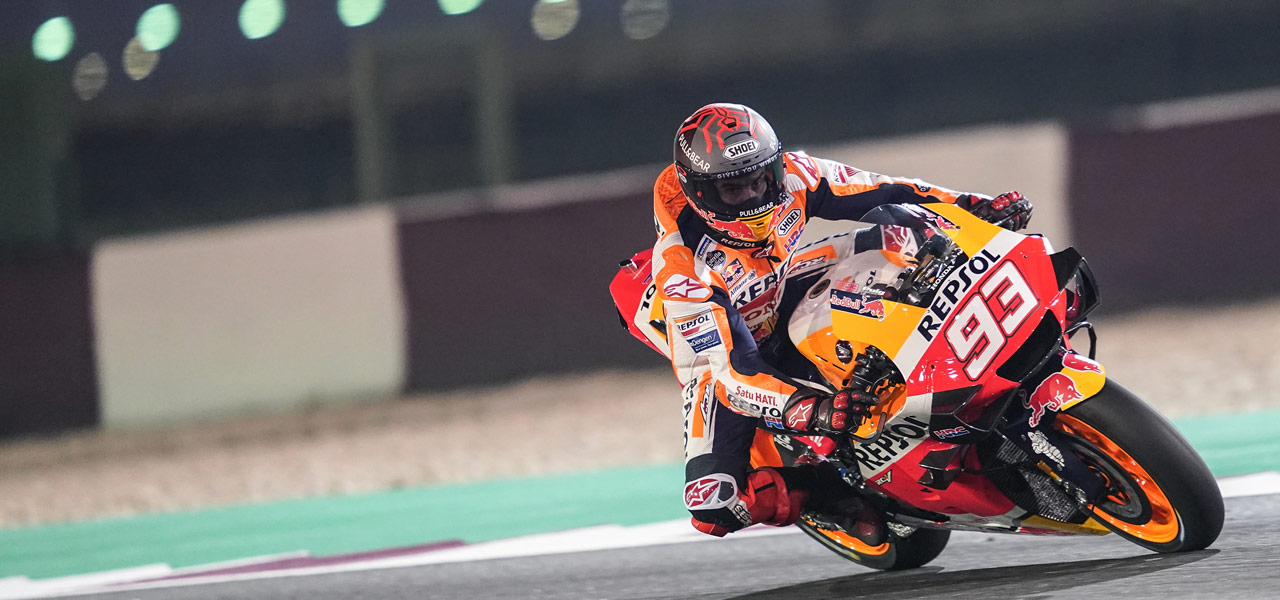 Marc Márquez rodando de noche en Losail