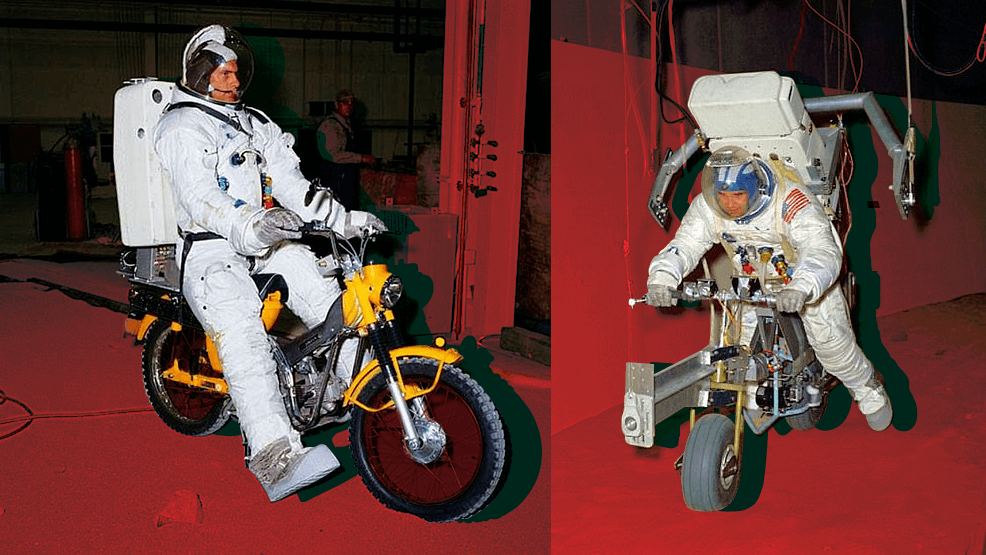 Maniquíes de astronautas en moto