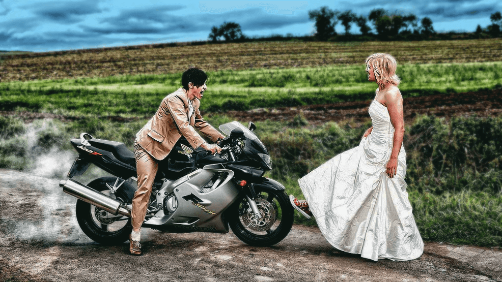 Así se casan los moteros.