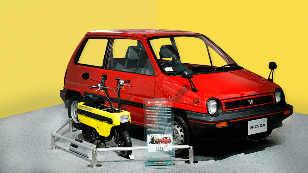 Honda City R y su Motocompo amarilla