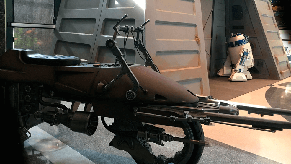 Moto personalizada como Speeder de Star Wars